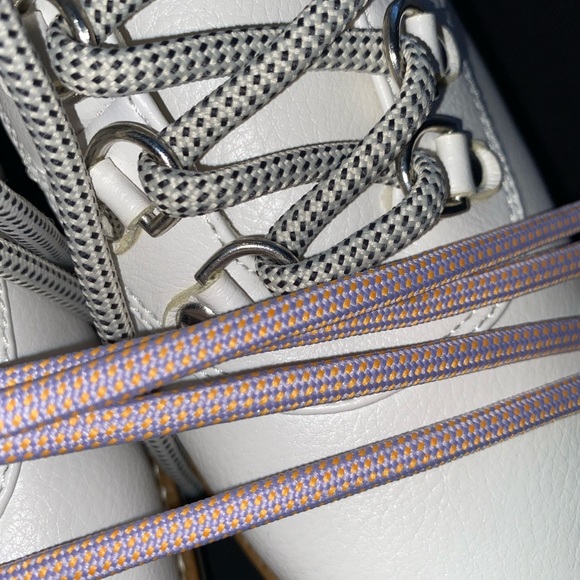 White Mountain Shoes, Cozy Bootie, Lace up hiker boot, Size 8.5, White - Picture 14 of 16